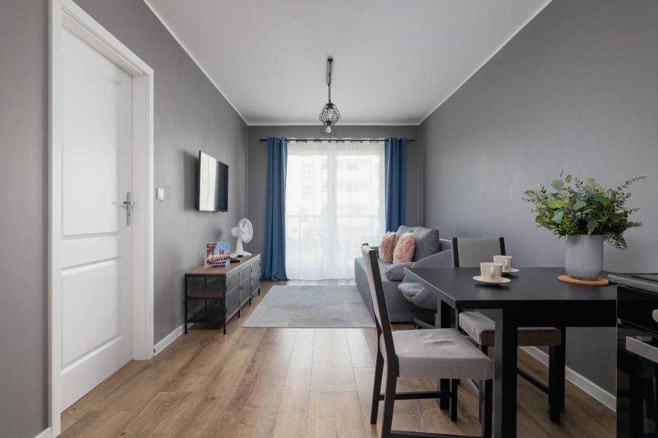 Comfy Pachonskiego With Parking In By Renters Апартаменти Краків