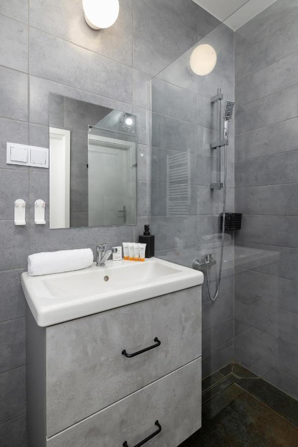 Comfy Pachonskiego With Parking In By Renters Апартаменти