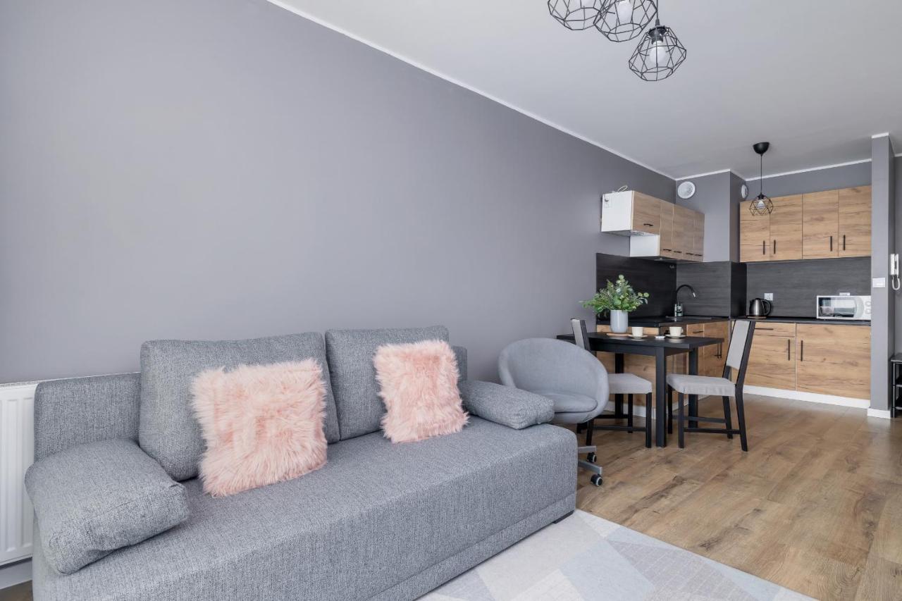 Comfy Pachonskiego With Parking In By Renters Cracovia